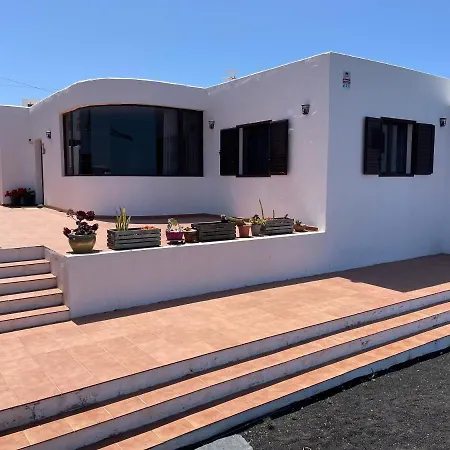 Casa El Guirre - Holiday home Tinajo